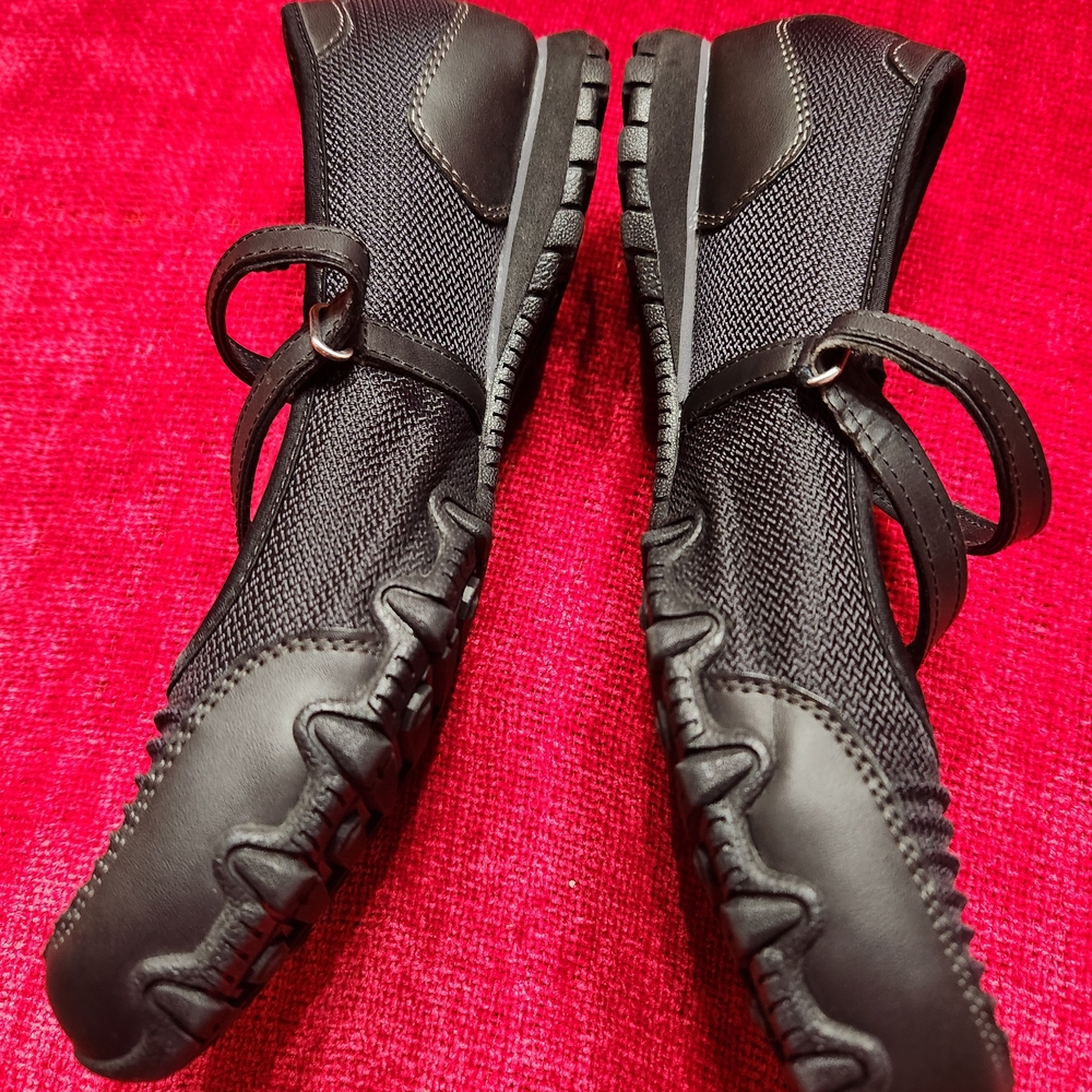 Skechers Women's Black Mary Jane Shoes - Picture 6 of 6